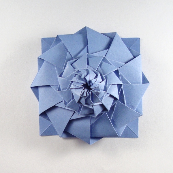 « Stacked Throwing Stars », 12 pétales